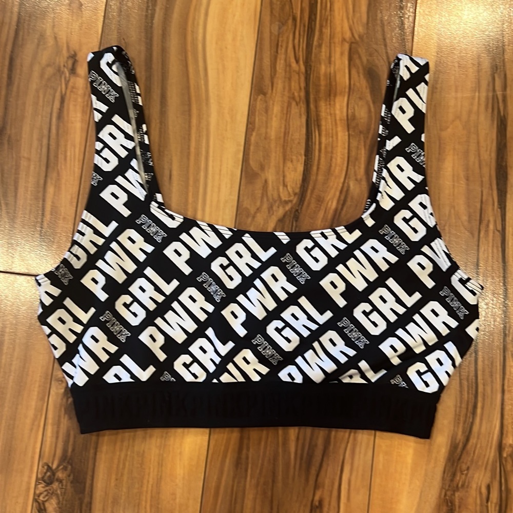 Victoria’s Secret PINK ultimate lightly lined sports bra size S-DD